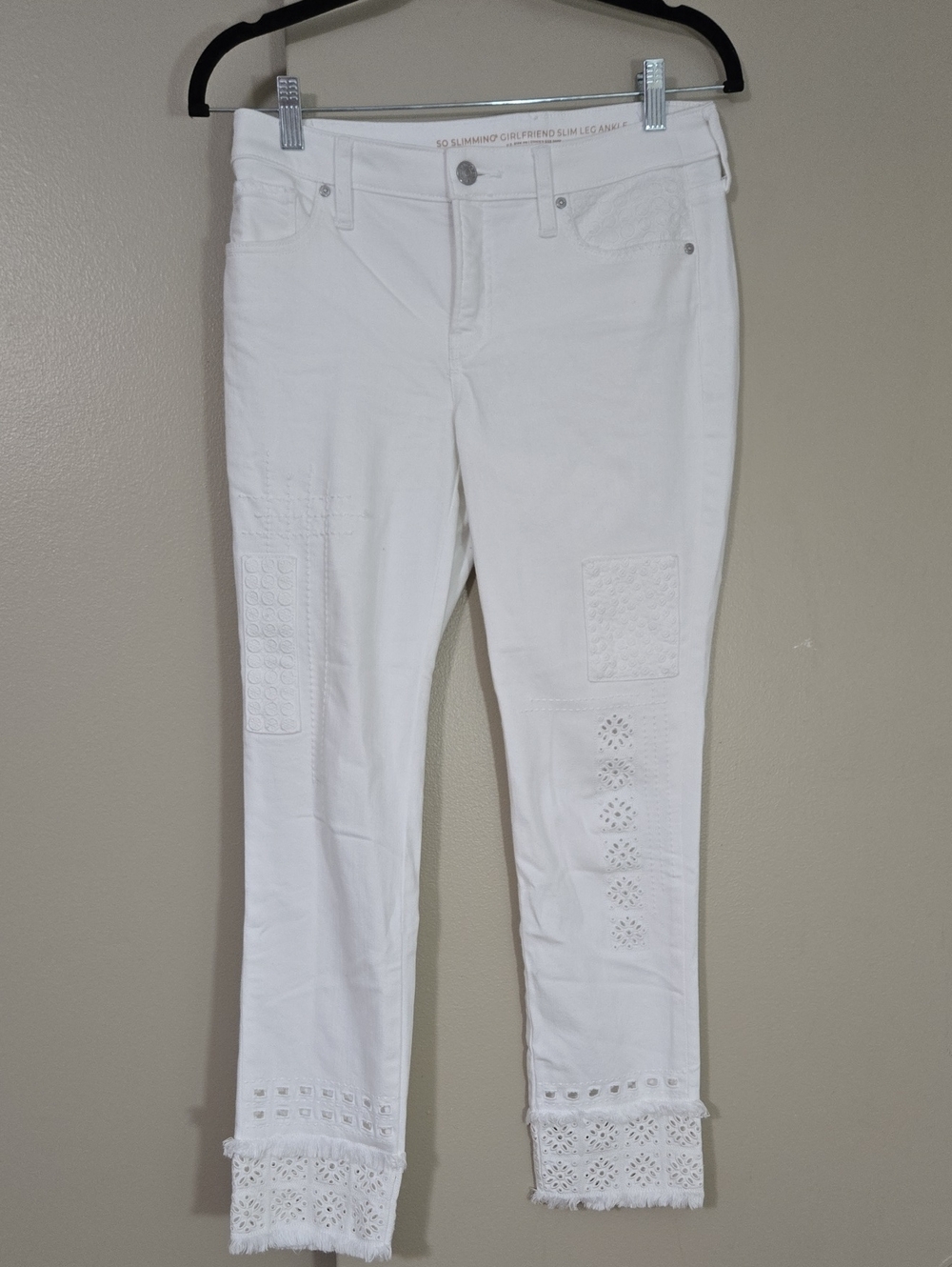 Chico's So Slimming Girlfriend Slim Leg Ankle Size 0R or Chicos 000R White Jeans